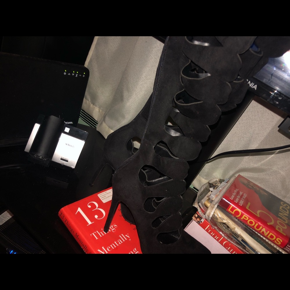 Closed toe high boots - Picture 6 of 7
